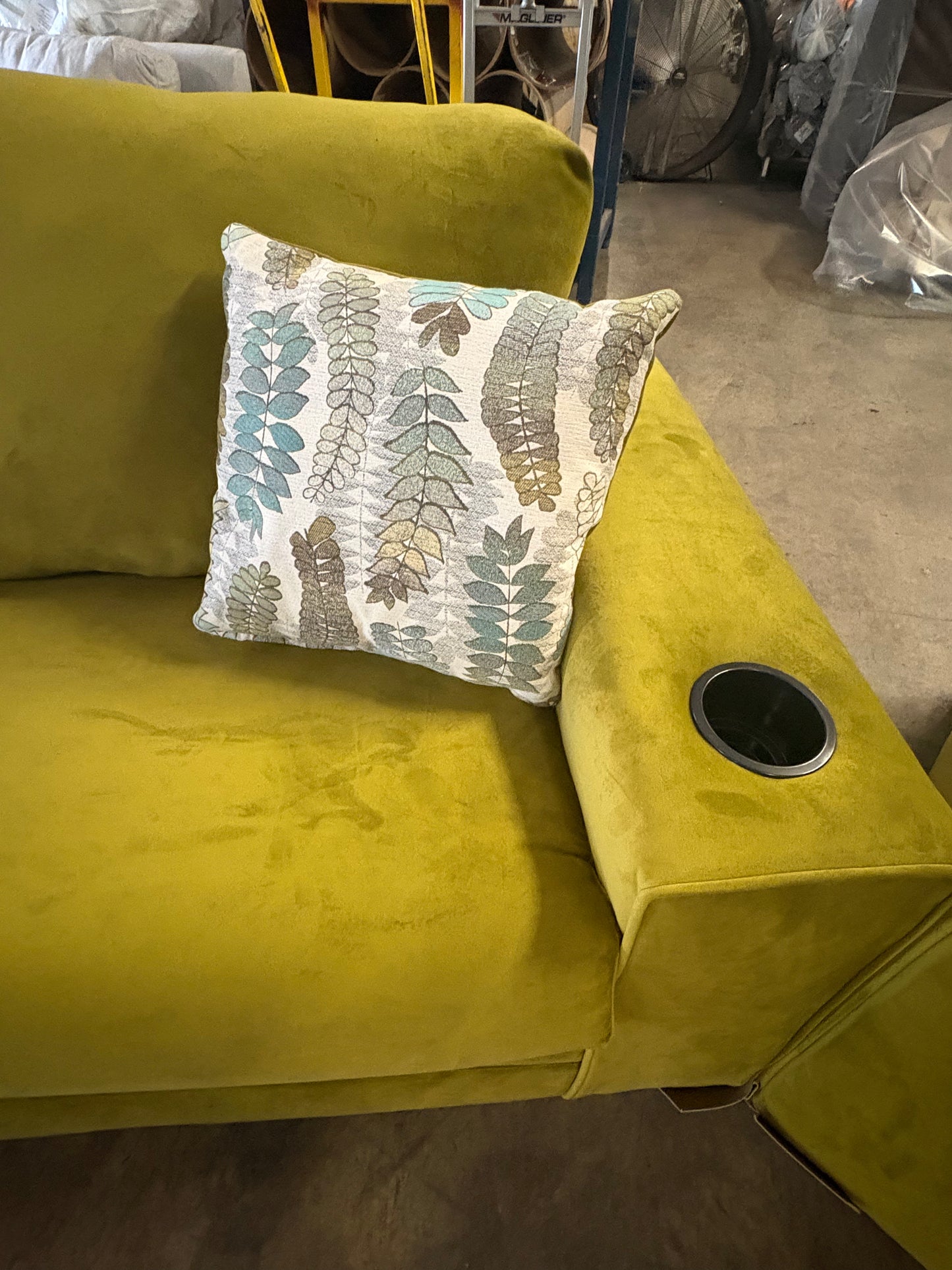 4200 Citrus Green Sofa and Loveseat