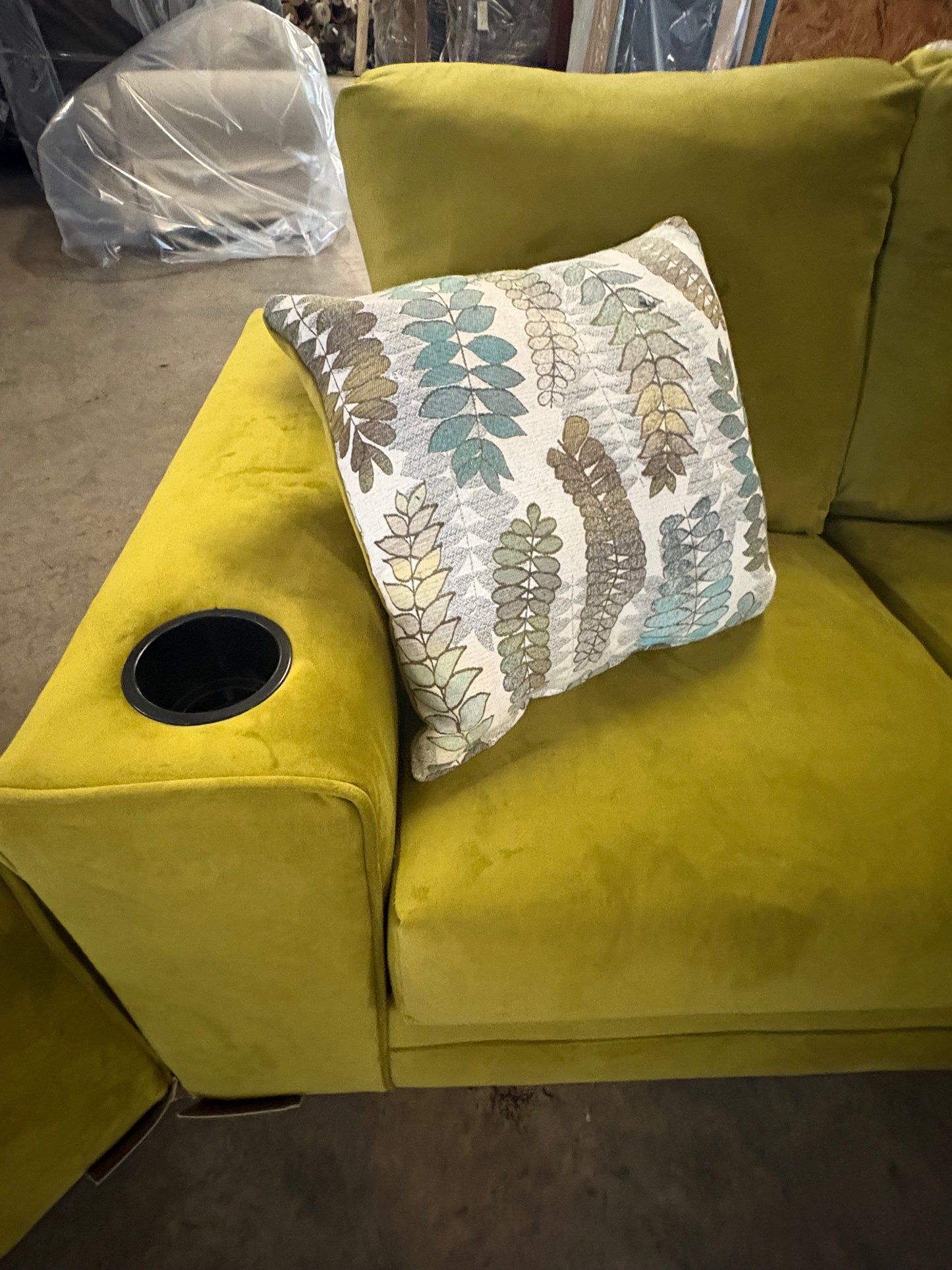 4200 Citrus Green Sofa and Loveseat
