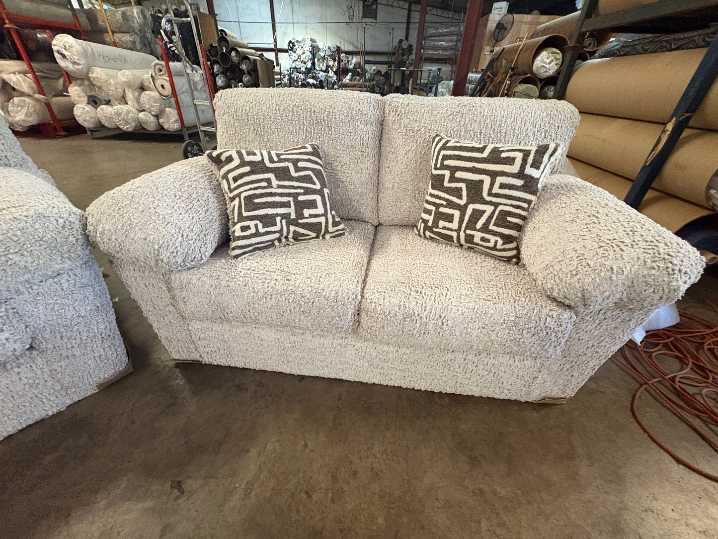3600 Coffee Creamer Sofa and Loveseat
