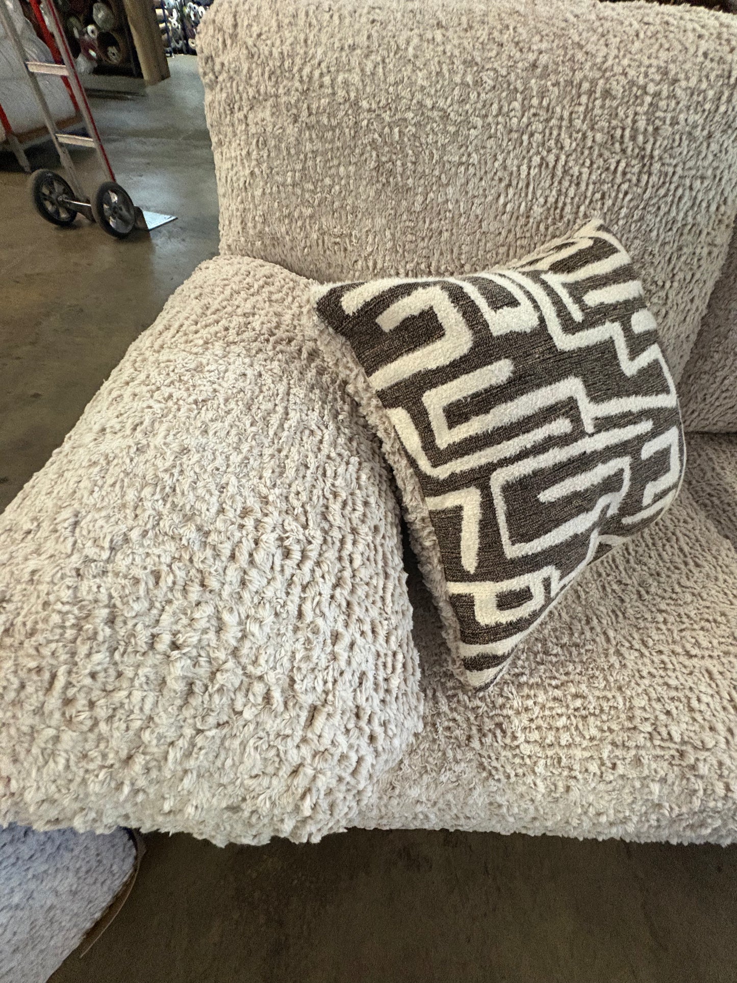 3600 Coffee Creamer Sofa and Loveseat
